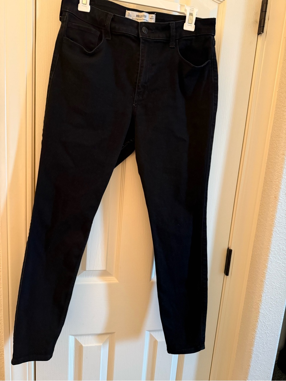 Hollister Black Curvy High-Rise Super Skinny Jeans